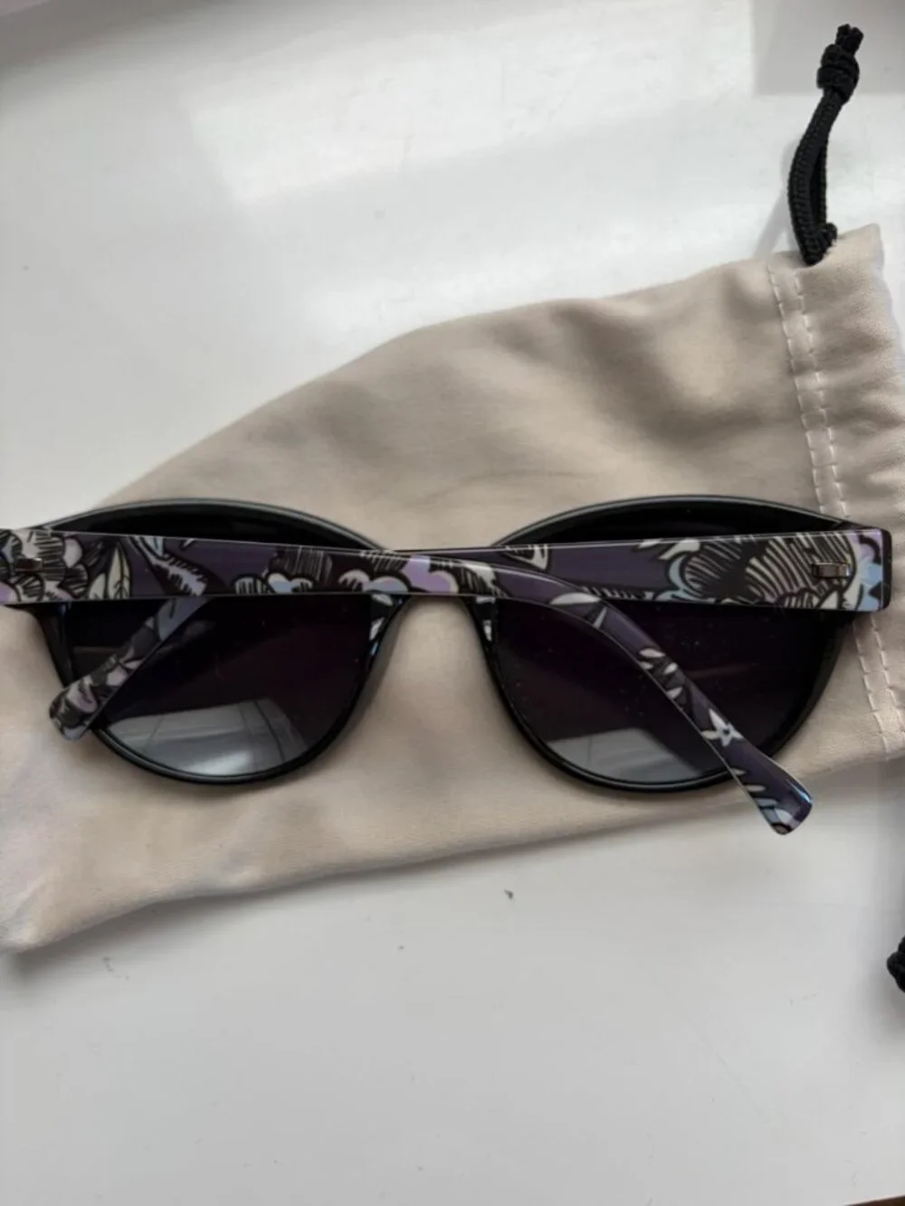 Vera Bradley, 2019  lavender boutique maggie sunglasses 55 mm